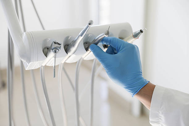 Professional Emergency Dentist technician working in Waterloo, IL